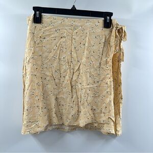 Aeropostale Pale Yellow Floral Tie-Waist Skater Skirt